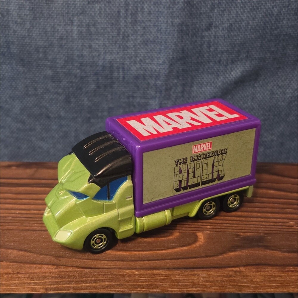 TOMY Tomica Marvel Incredible Hulk Diecast Alloy Truck